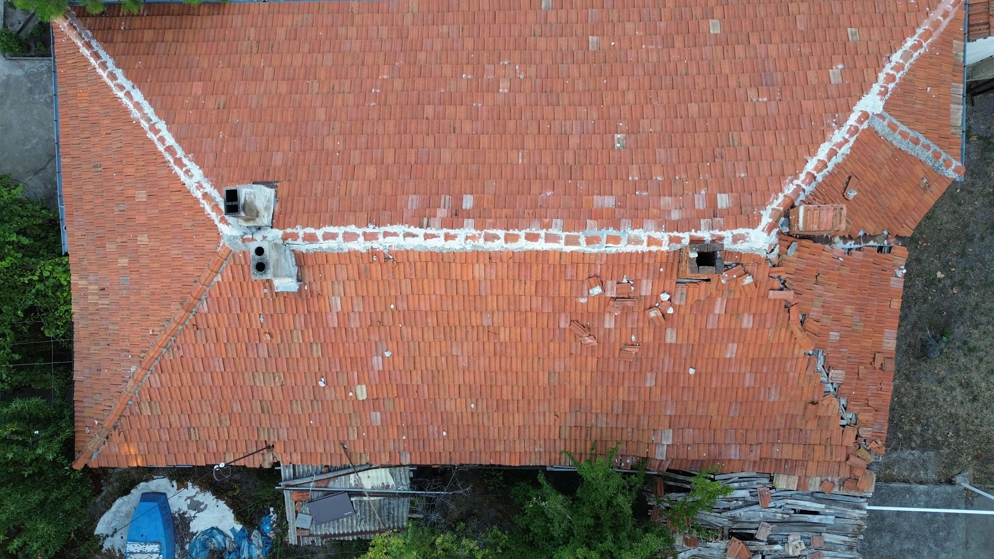 Roof inspection photography