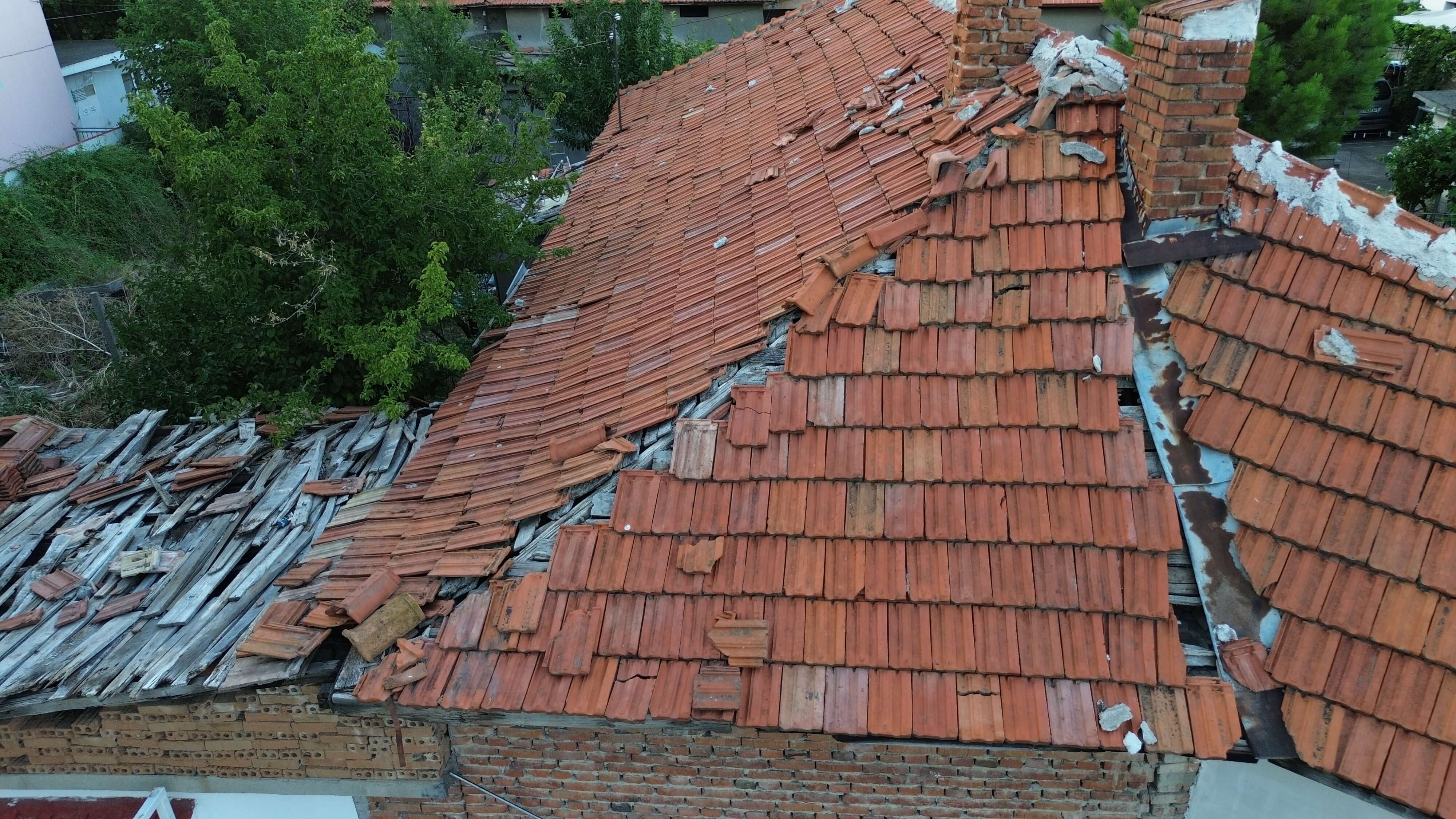 Aerial roof examination