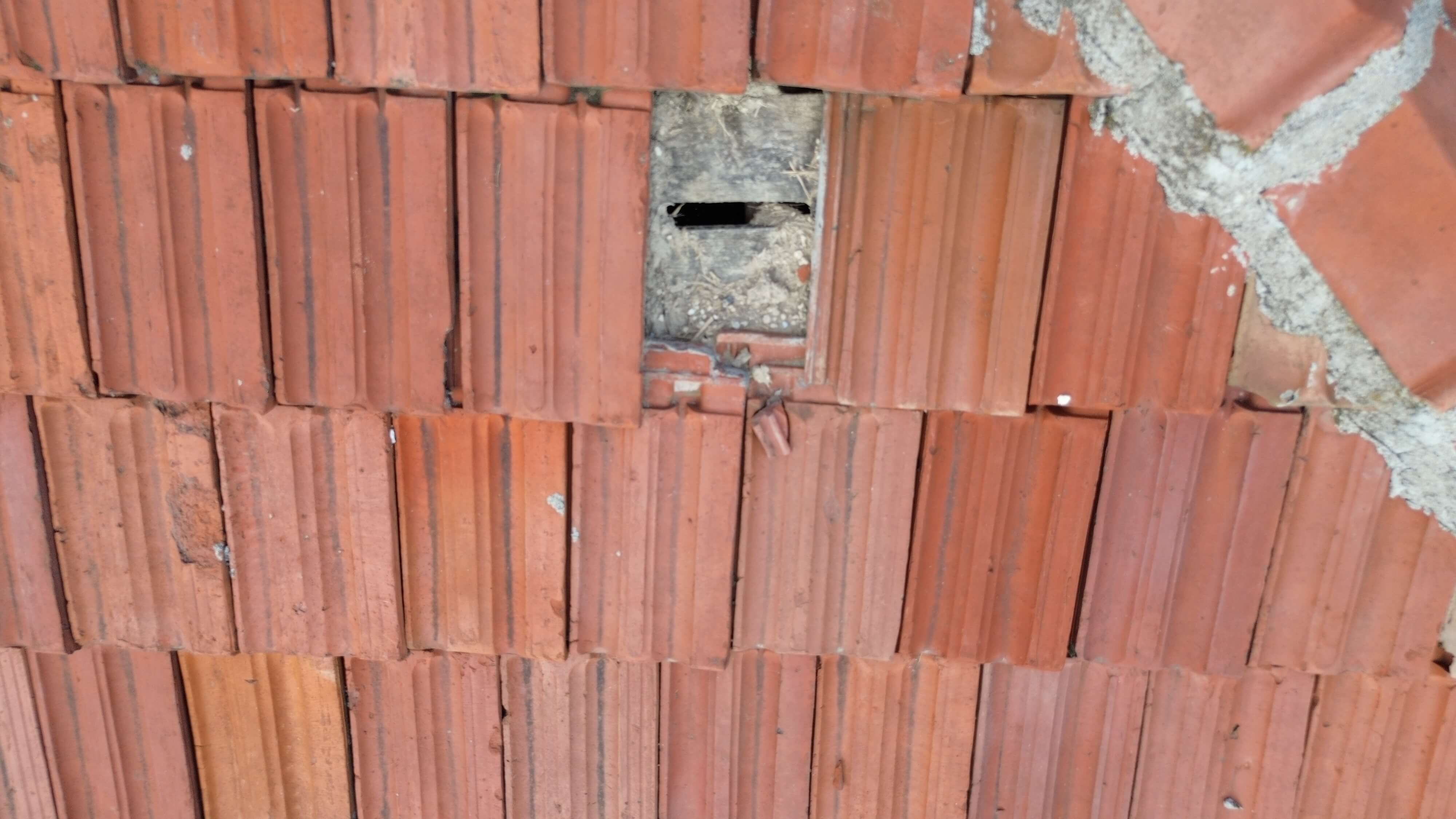 Преглед на покрив с дрон